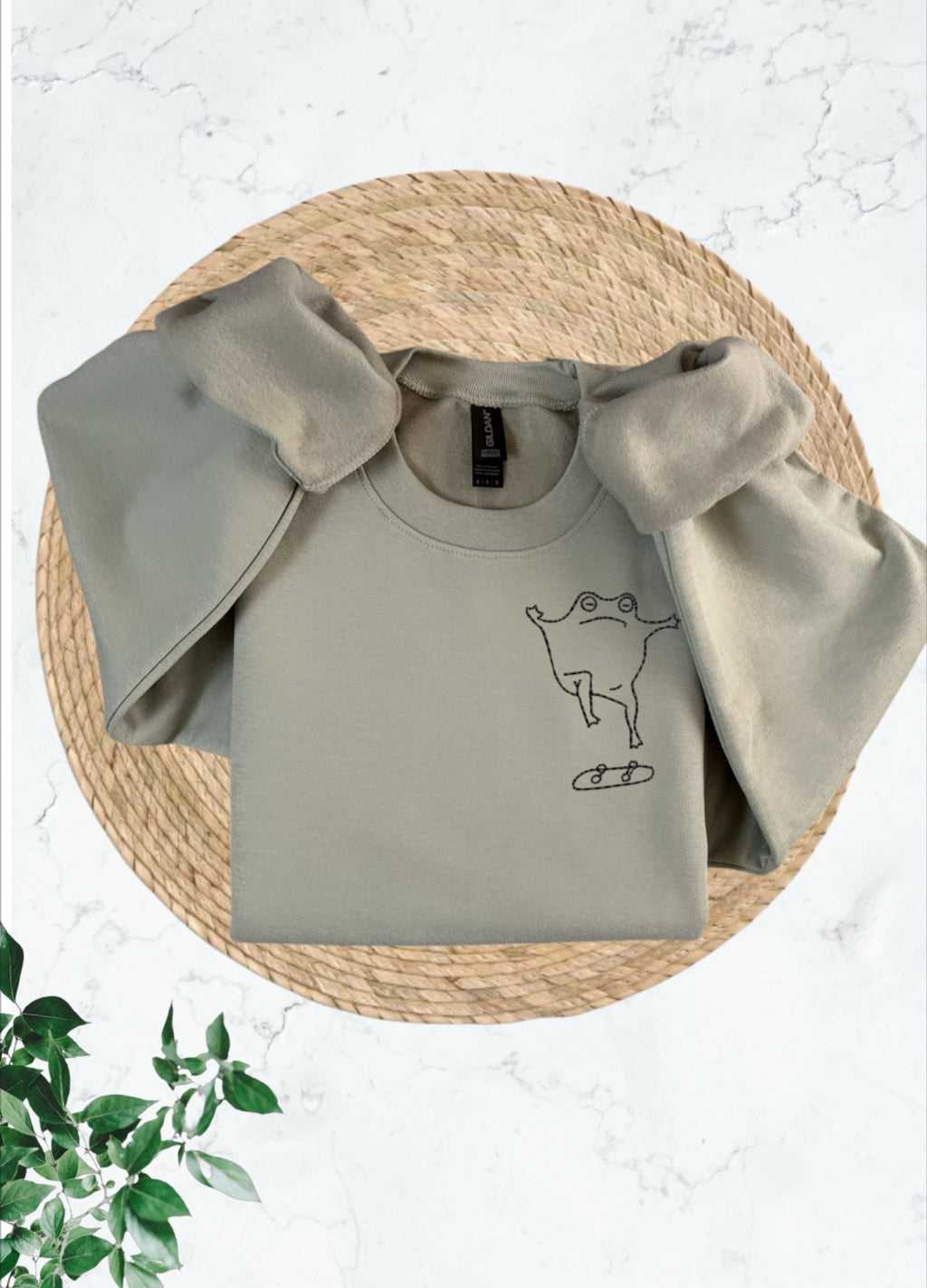 Skateboarding Frog Sweatshirt – Cute Skateboard Crewneck